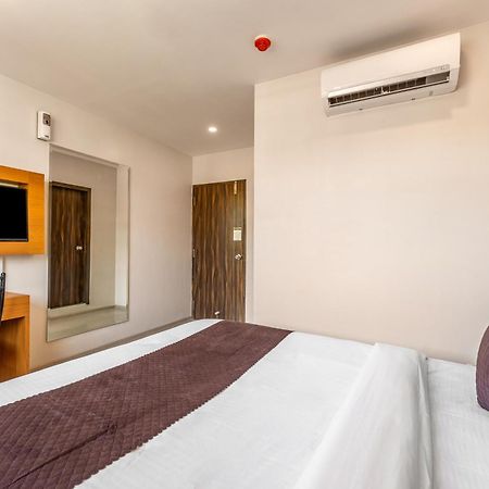 Metropolis Business Hotel Panadzsi Kültér fotó