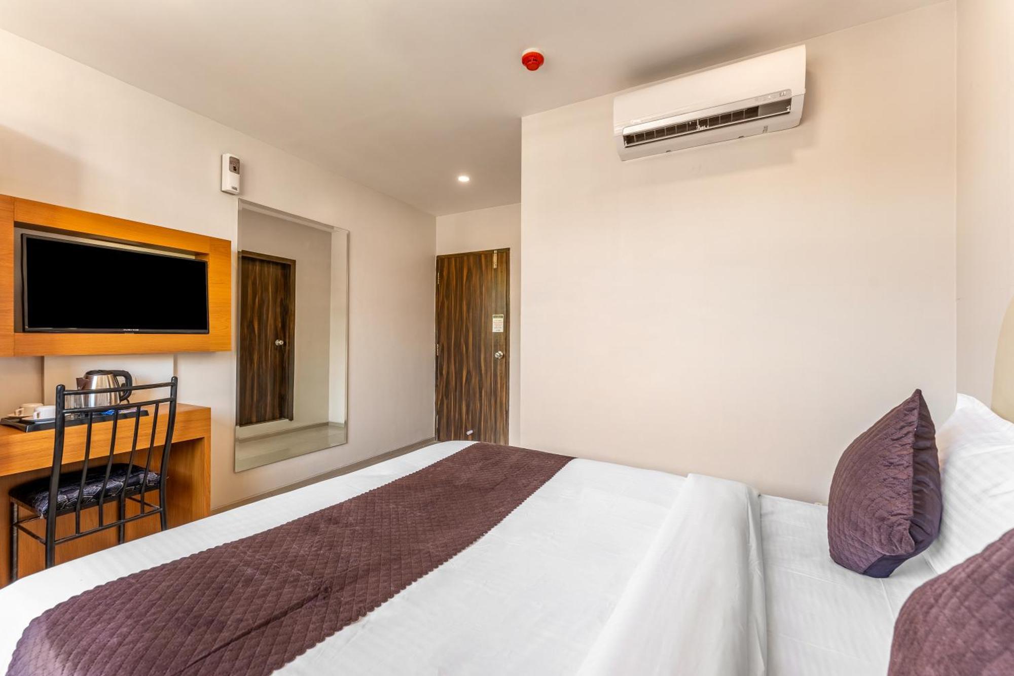 Metropolis Business Hotel Panadzsi Kültér fotó