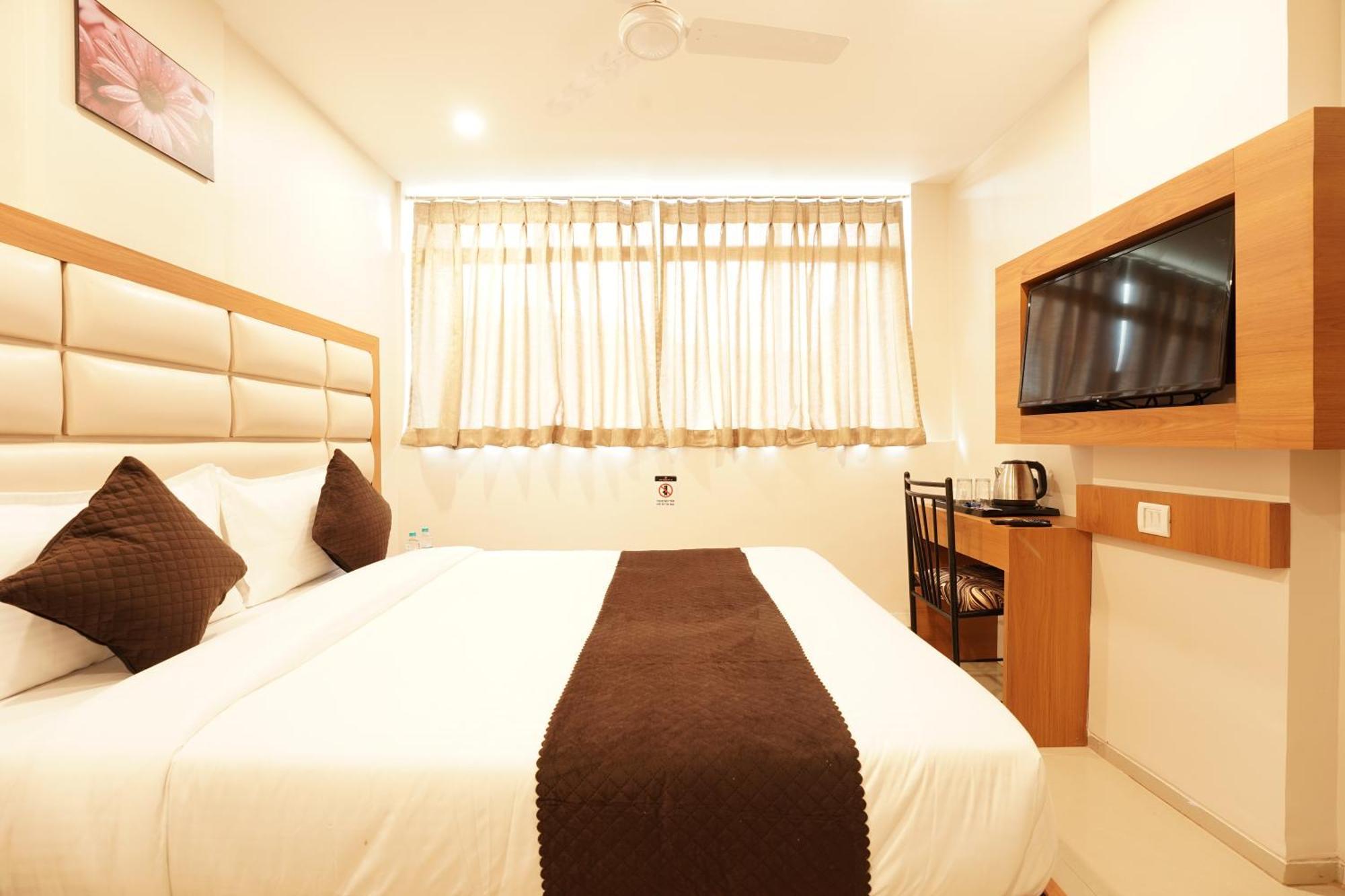 Metropolis Business Hotel Panadzsi Kültér fotó