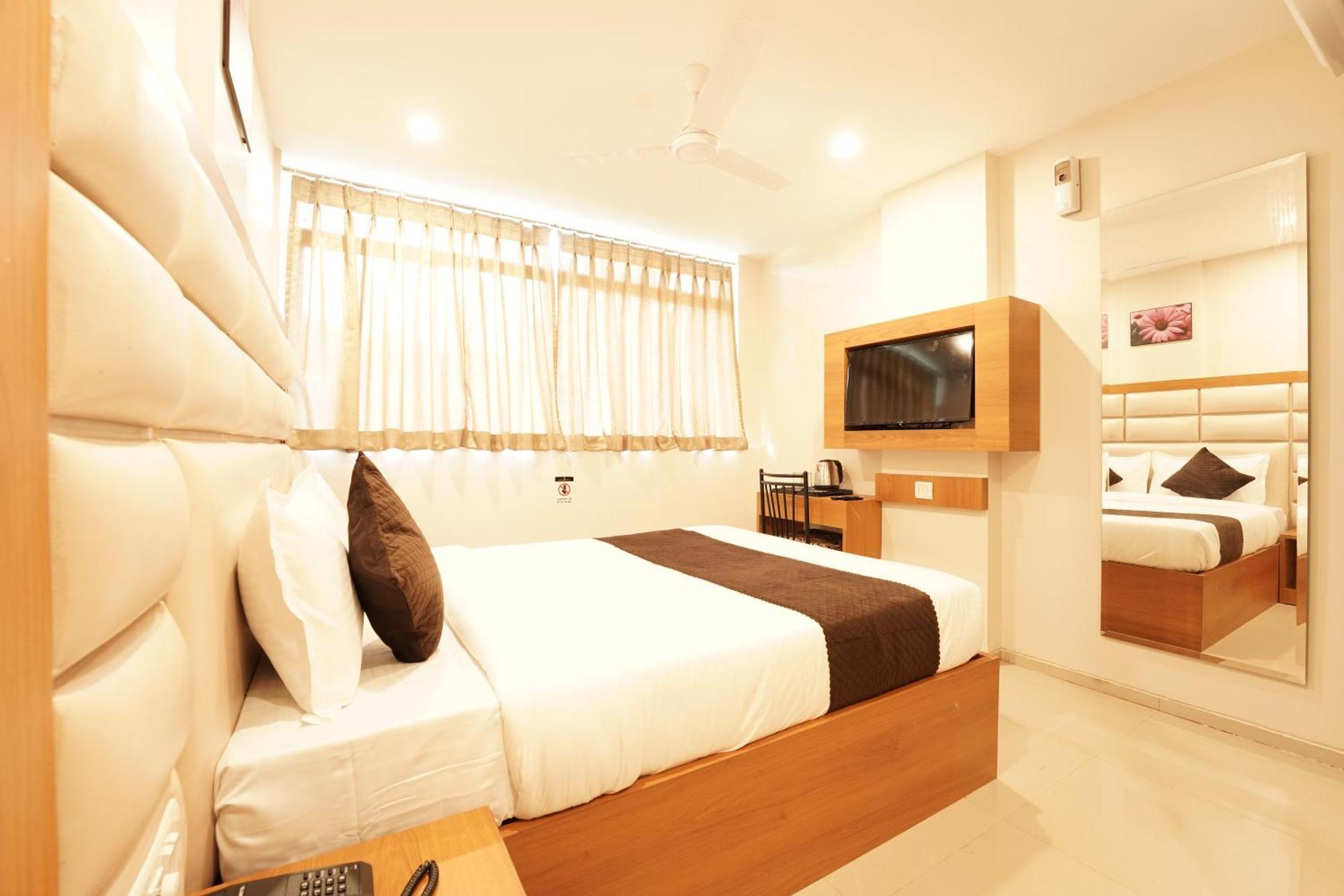 Metropolis Business Hotel Panadzsi Kültér fotó