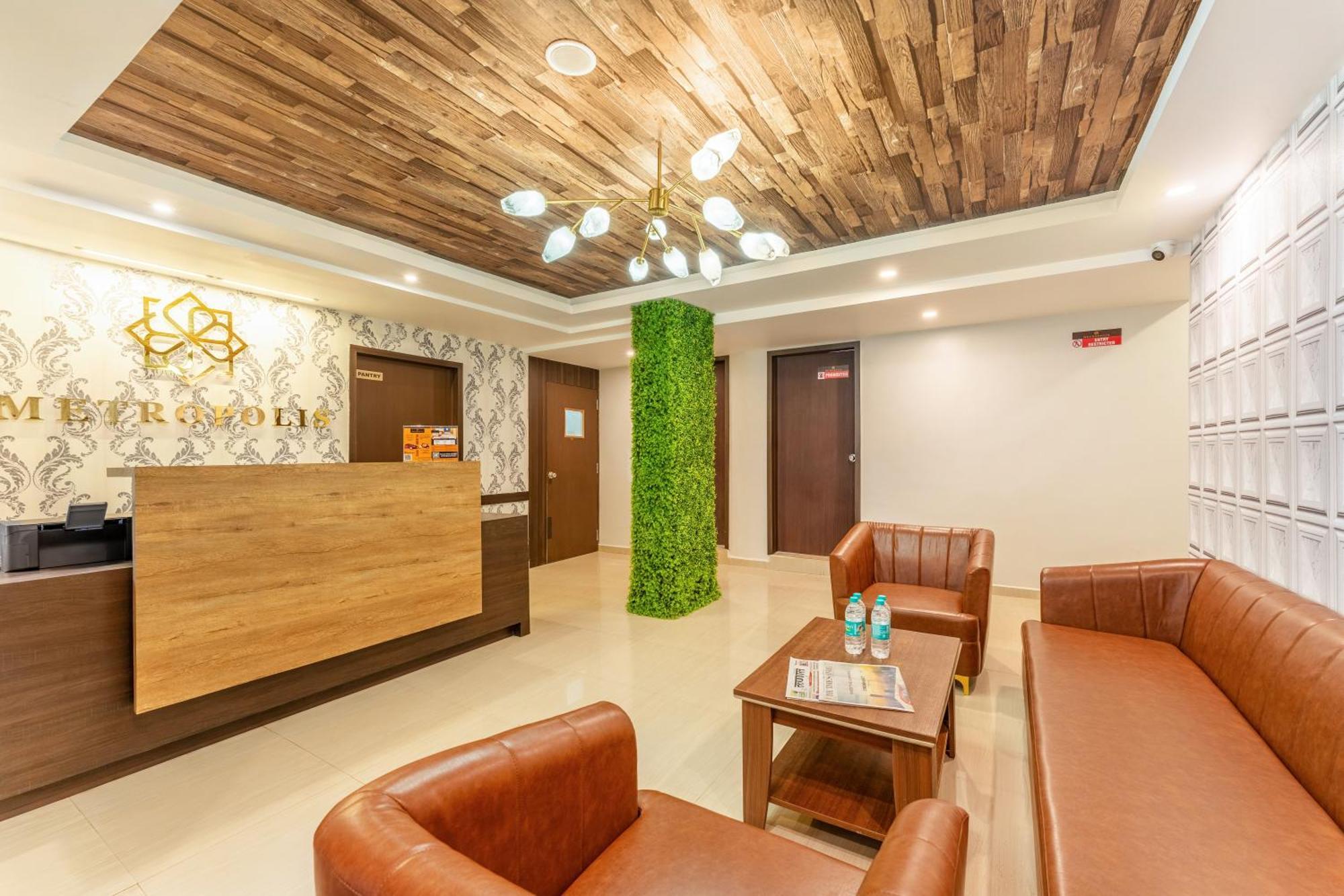 Metropolis Business Hotel Panadzsi Kültér fotó