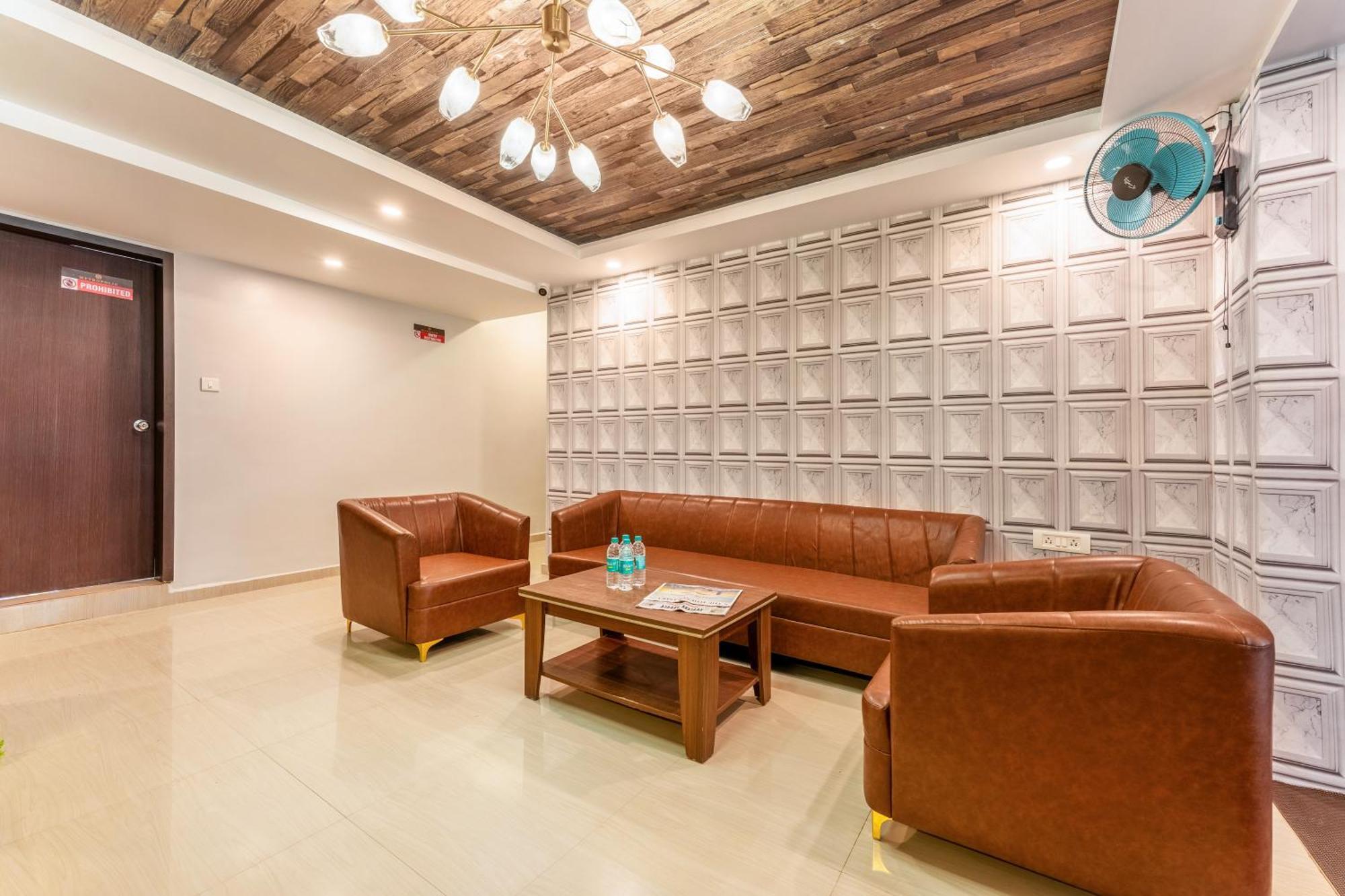 Metropolis Business Hotel Panadzsi Kültér fotó