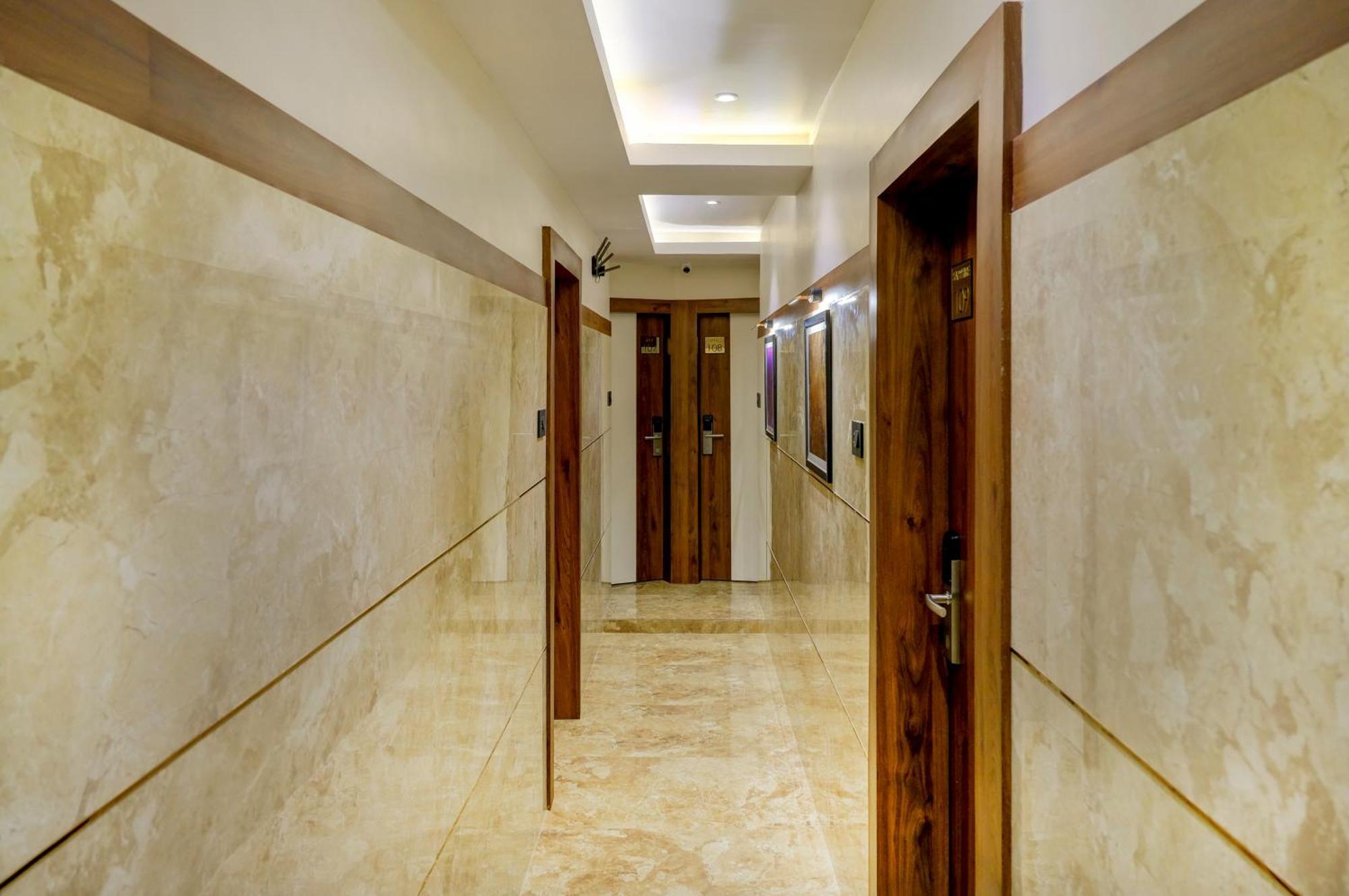 Metropolis Business Hotel Panadzsi Kültér fotó