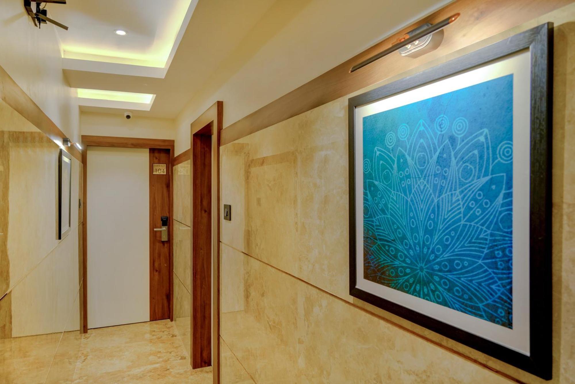 Metropolis Business Hotel Panadzsi Kültér fotó
