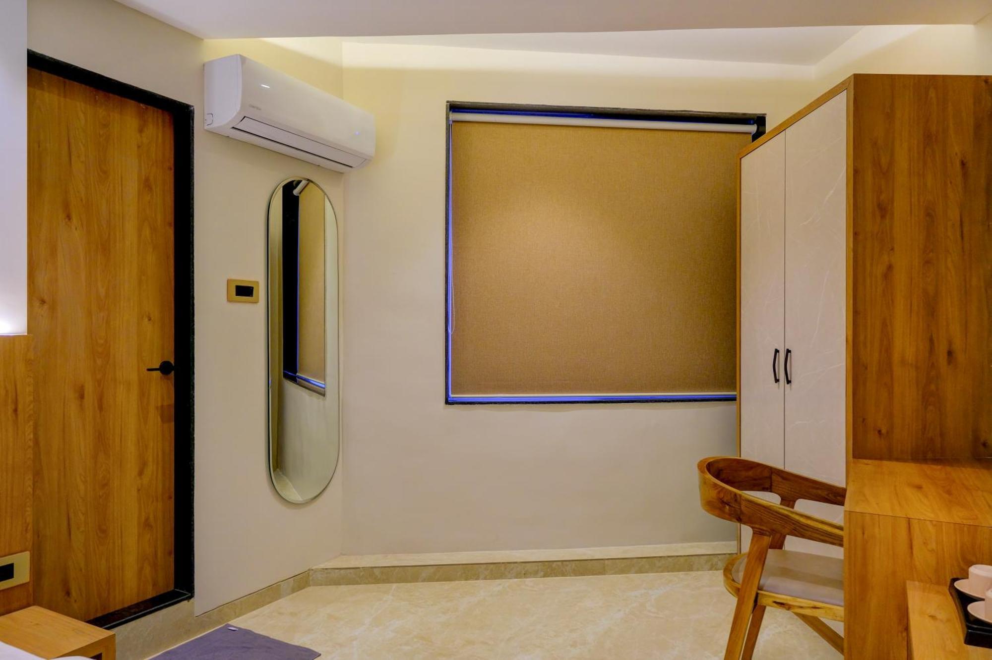 Metropolis Business Hotel Panadzsi Kültér fotó