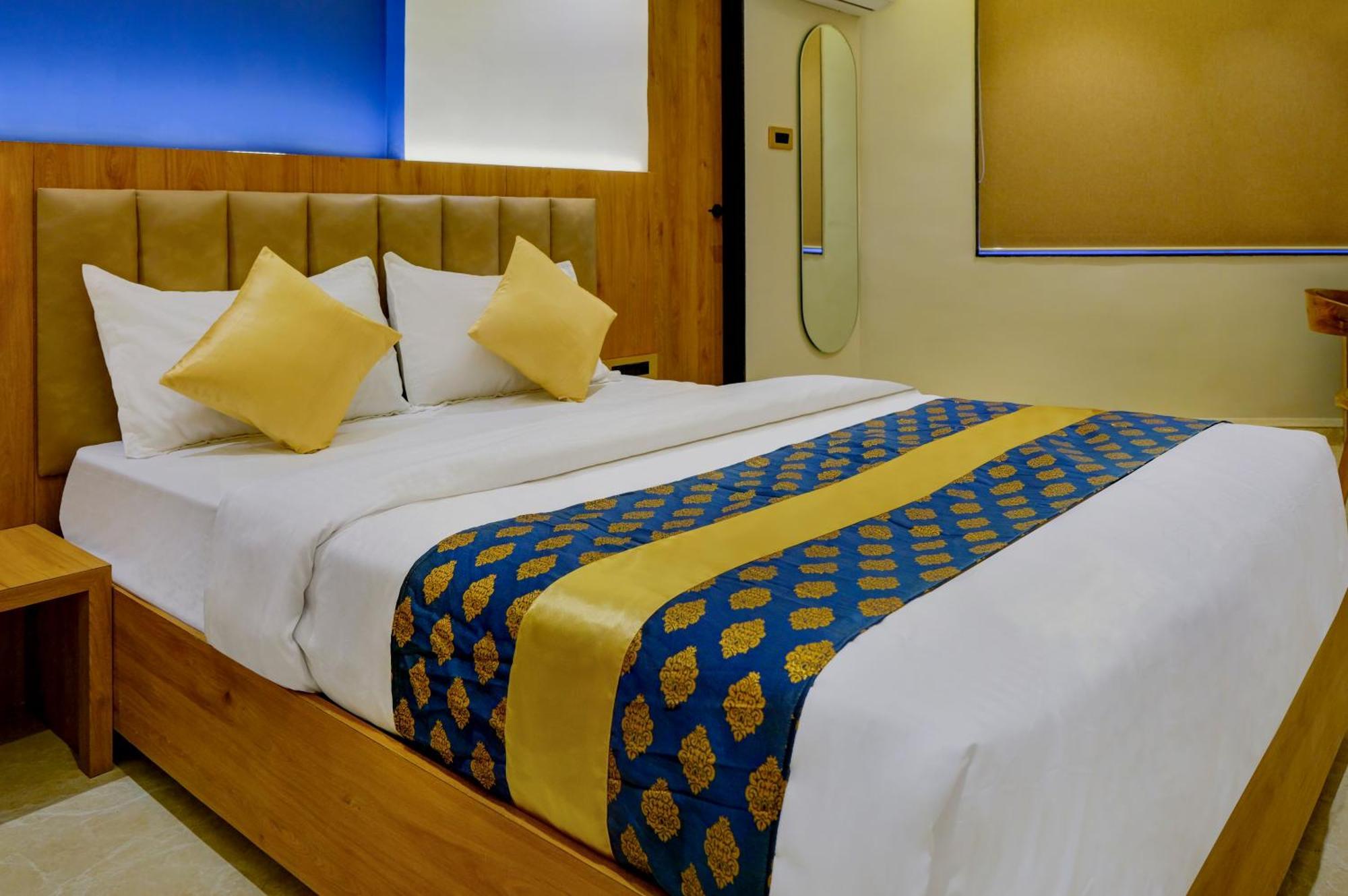 Metropolis Business Hotel Panadzsi Kültér fotó