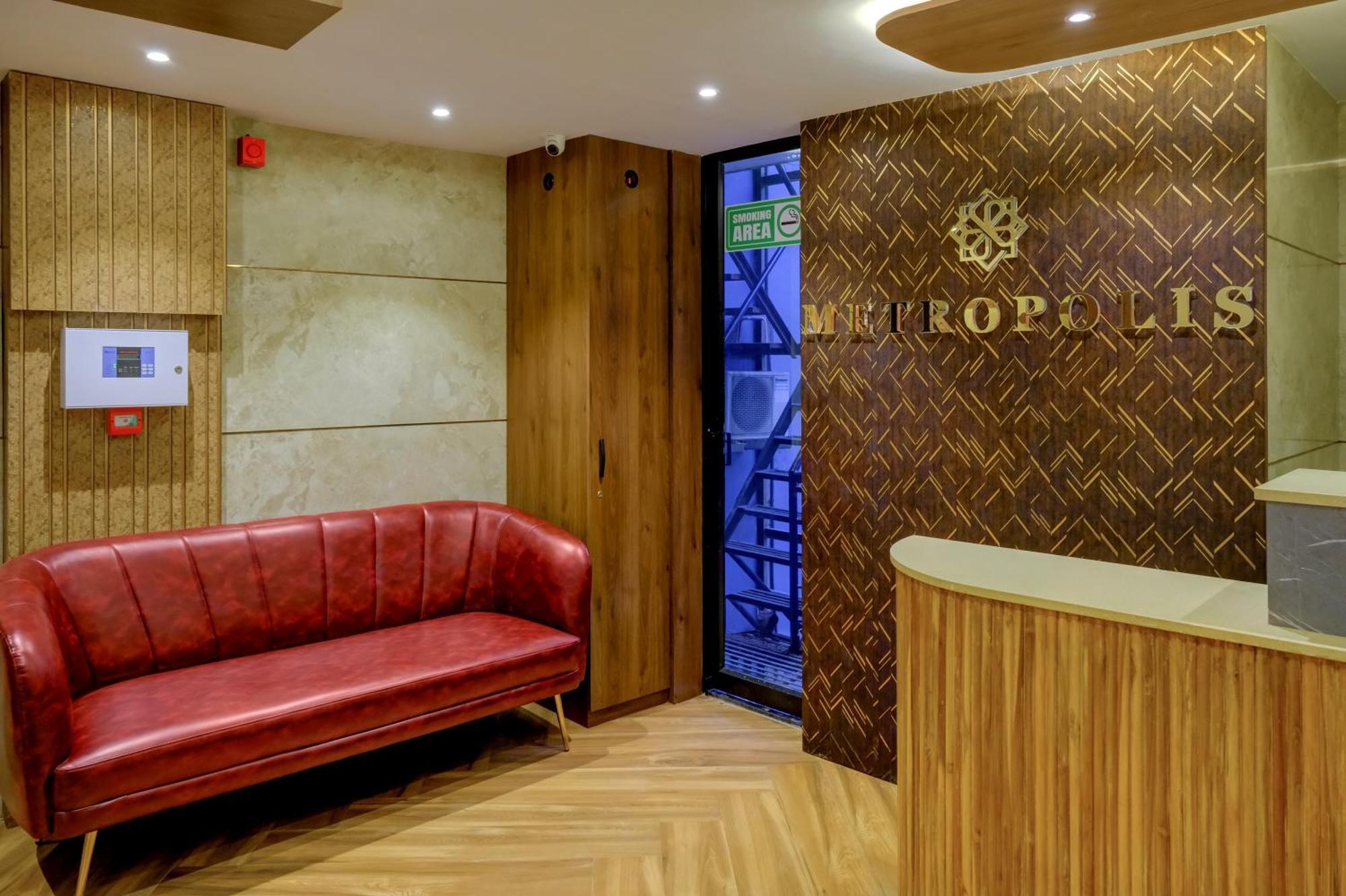 Metropolis Business Hotel Panadzsi Kültér fotó