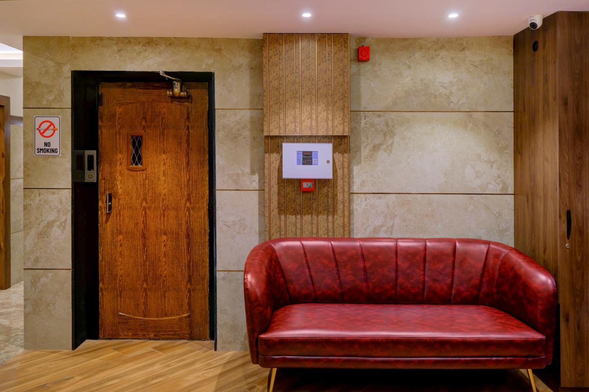 Metropolis Business Hotel Panadzsi Kültér fotó